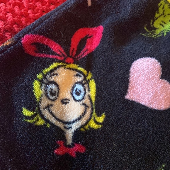 GRINCH Pajama Shorts - Picture 6 of 8
